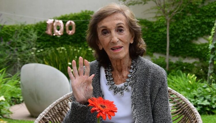 Hilda Bernard, actriz y vecina de Saavedra, festejó su cumpleaños número 100